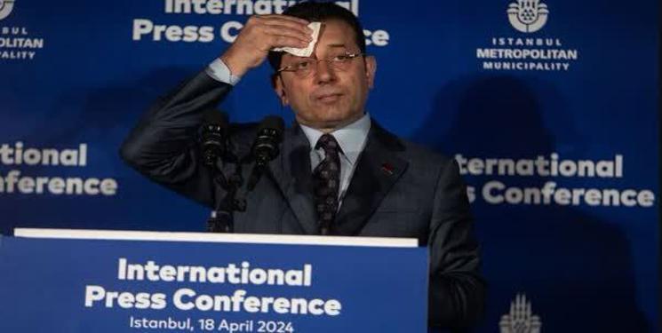 اعتراض به شهردار استانبول در مترو برای تروریستی خواندن حماس