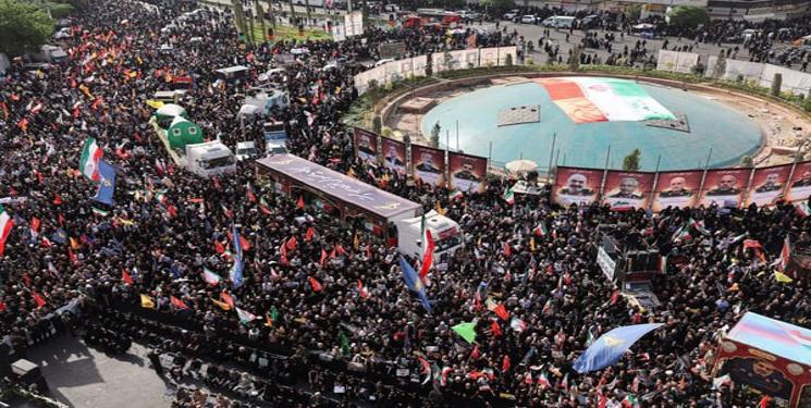 تشییع در تهران از نگاه سی‌ان‌ان؛ جمعیت انبوه و شعارهای تند